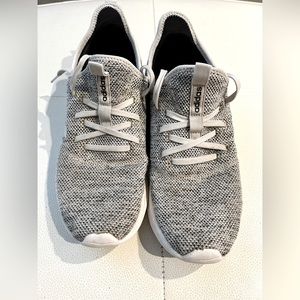 Adidas Cloudfoam Comfort Gray Sneakers/Tennis Shoes Women’s Size 9